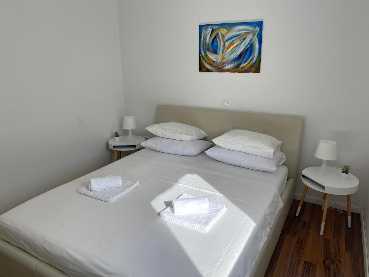 Private Pool And Mediterranean Garden Apt Mia Šilo 外观 照片