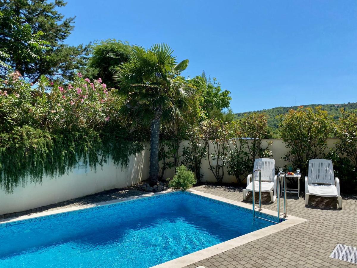 Private Pool And Mediterranean Garden Apt Mia Šilo 外观 照片