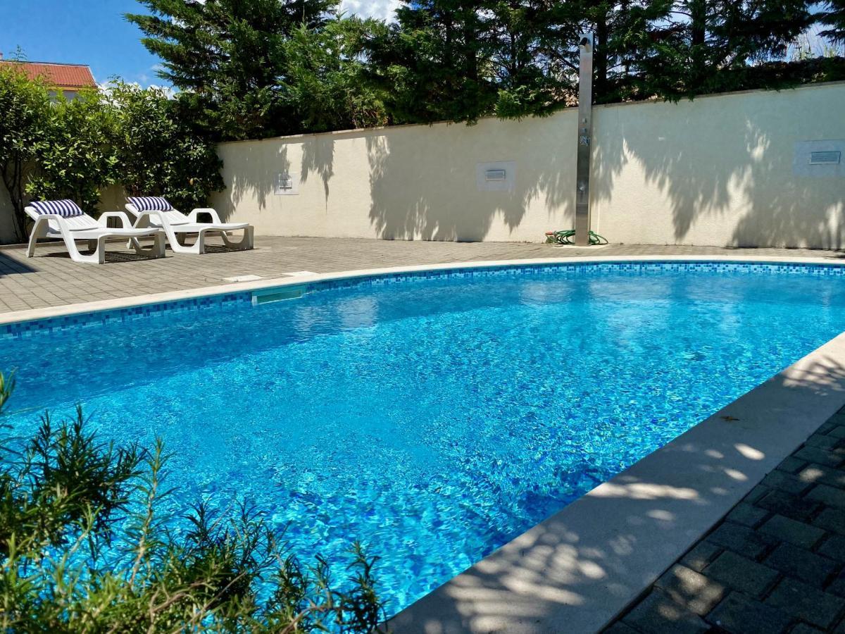 Private Pool And Mediterranean Garden Apt Mia Šilo 外观 照片