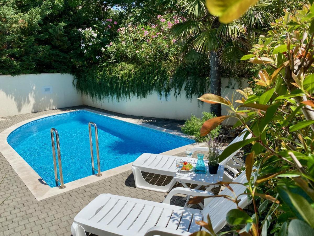 Private Pool And Mediterranean Garden Apt Mia Šilo 外观 照片